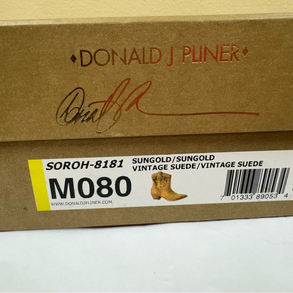 Donald J Pliner Soroh vintage suede boots - Picture 11 of 13